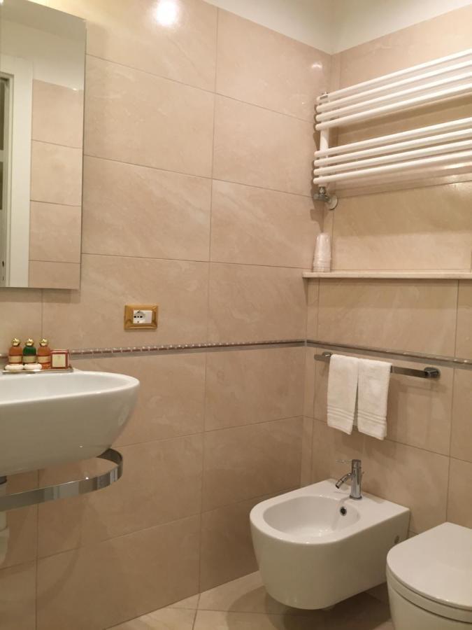 Genovese Villa Elena Appartamenti Varazze Bagian luar foto