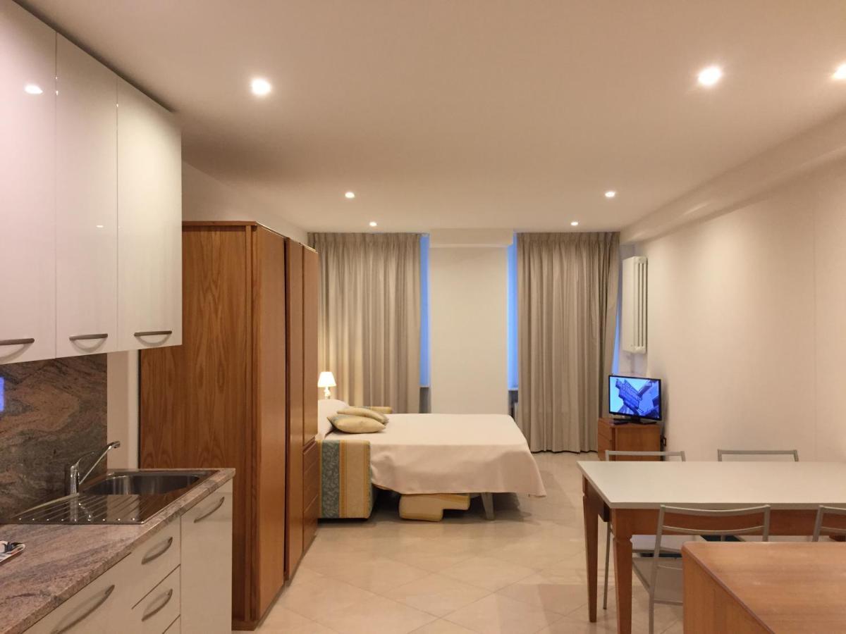 Genovese Villa Elena Appartamenti Varazze Bagian luar foto